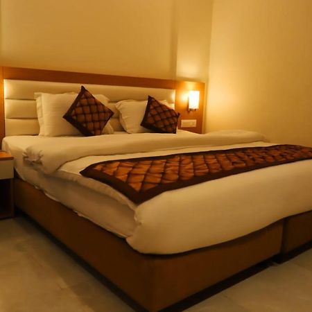 Ananda Castle Hotel Vrindávan Kültér fotó