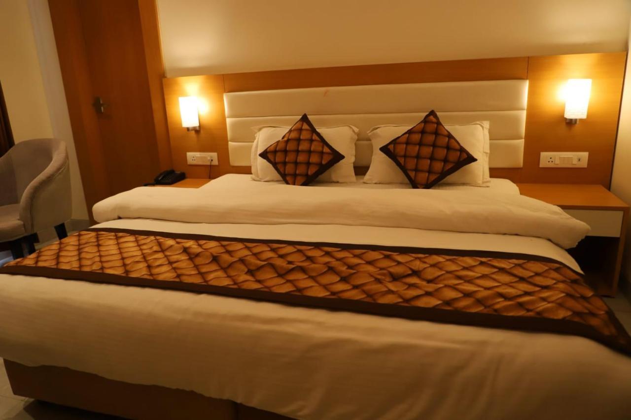 Ananda Castle Hotel Vrindávan Kültér fotó